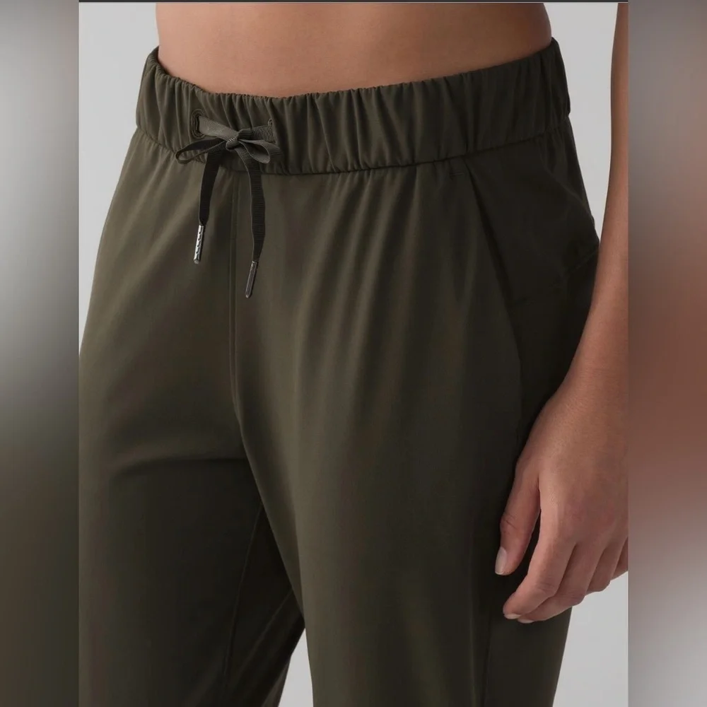 lululemon athletica four way